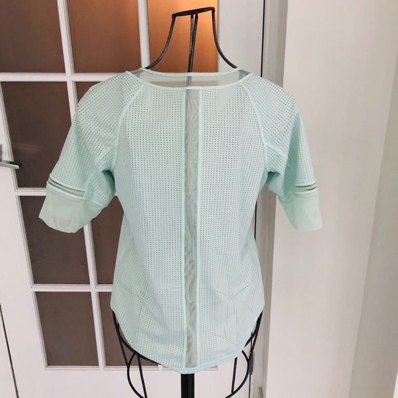 Lululemon Var-city 1/2 Sleeve in sea mist sz 8 - Picture 8 of 9